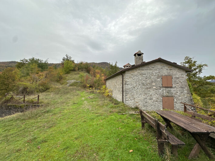 Trekking al Castello di Colorio e al Sasso che Ride